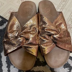 Vince Camuto 
Biminti Slide Slide Sandal, Rose Gold Leather
 Size Women 8